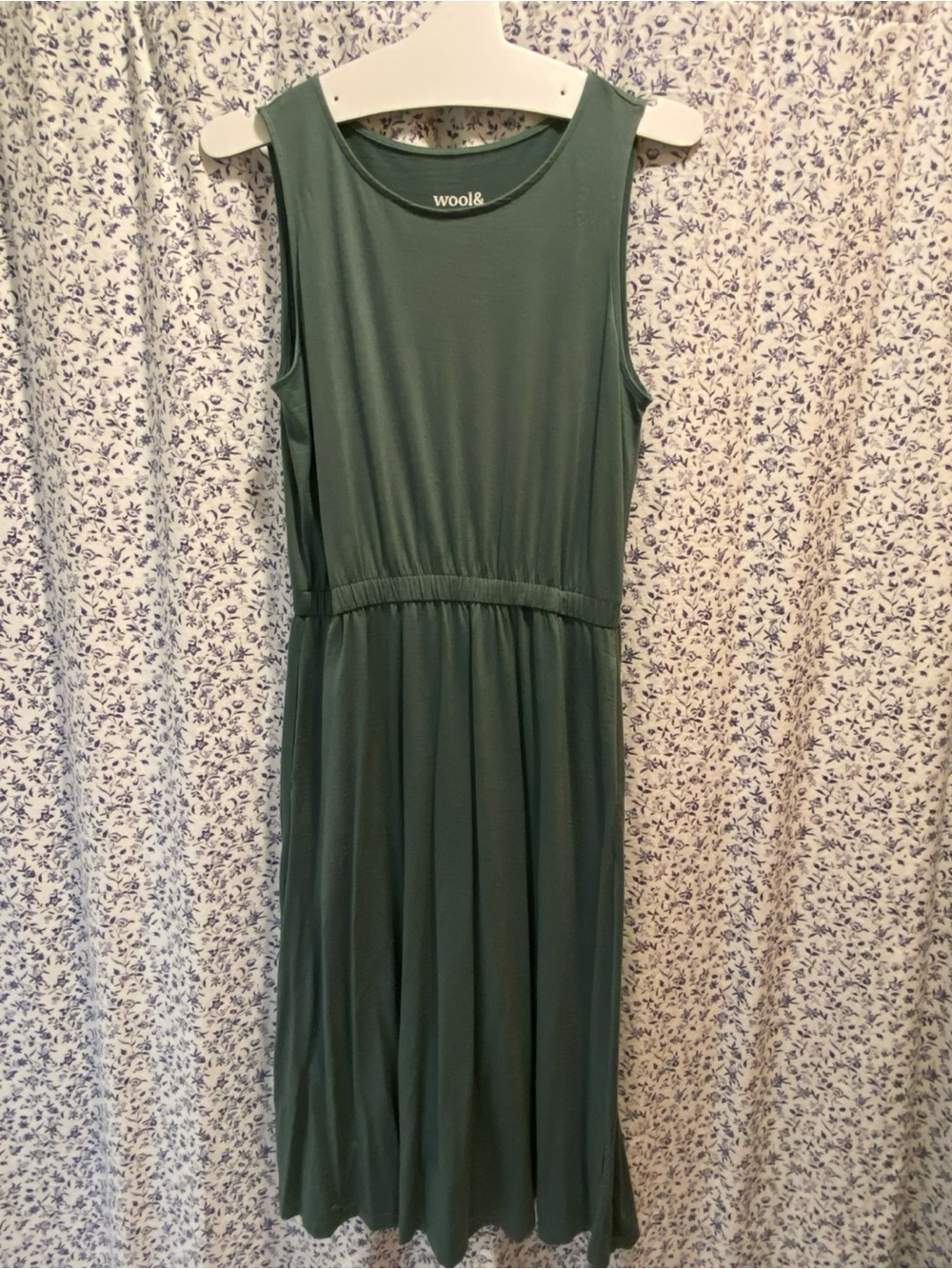 Wool& Sofia Green Sleeveless Midi Dress with Gathered Waist